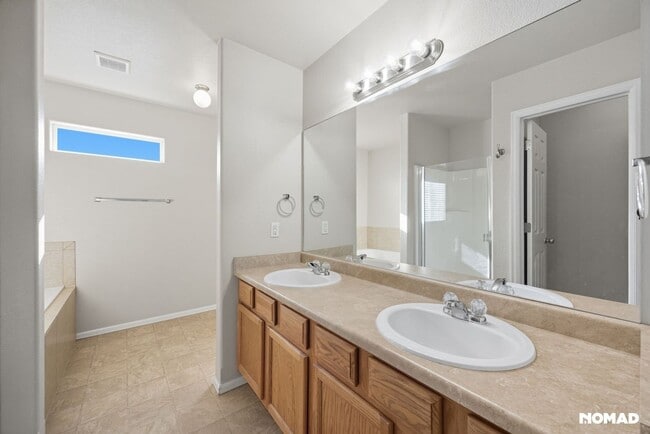 Building Photo - 3050 Shikra View