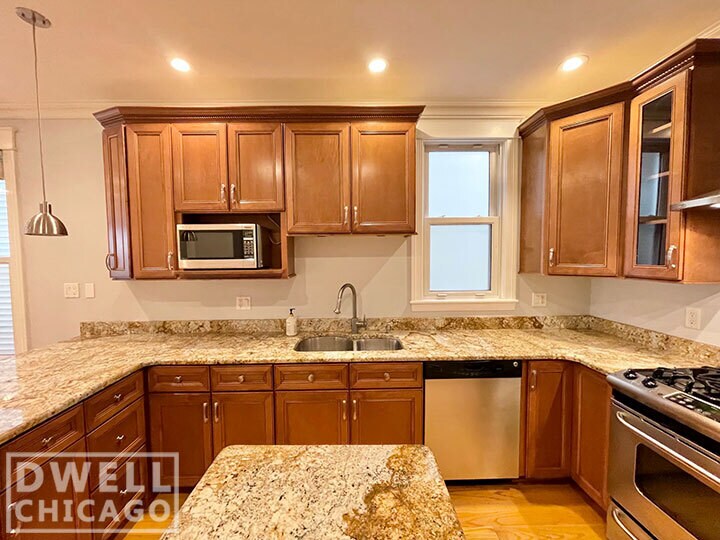 Building Photo - 3448 N Damen Ave