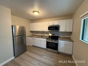 Building Photo - 1537 W Pierce St