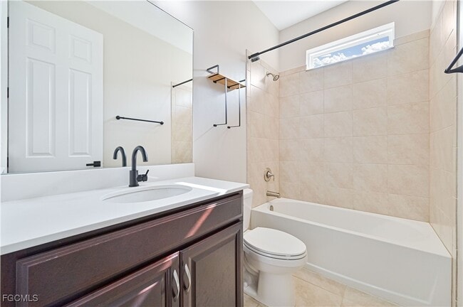 Building Photo - 2852 Royal Gardens Ave