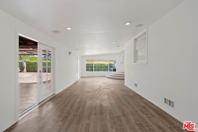 Building Photo - 4818 La Canada Blvd
