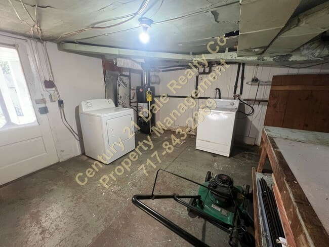 Building Photo - 3 Bedroom Home in Red Lion School District