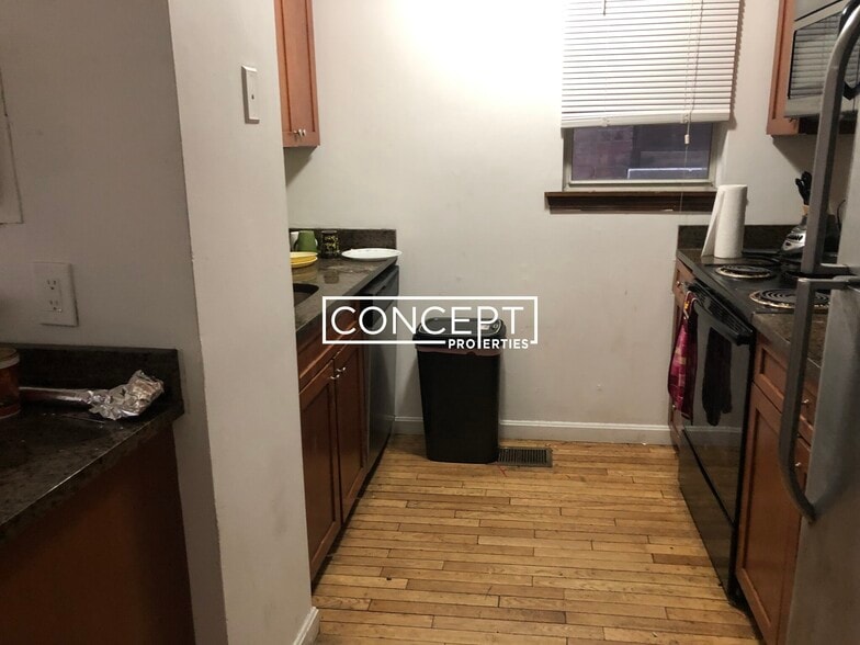 Building Photo - 10 Parker Hill Ave