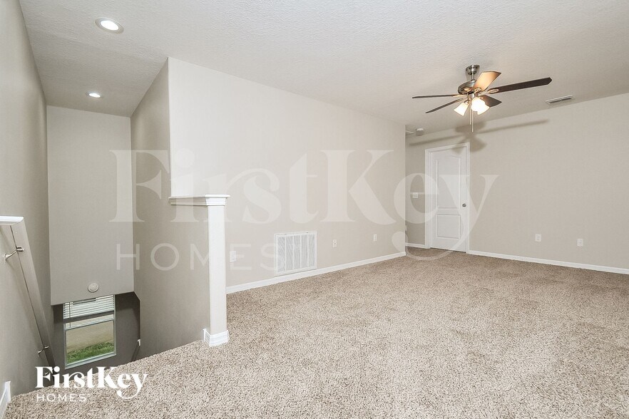 Building Photo - 10523 White Peacock Pl