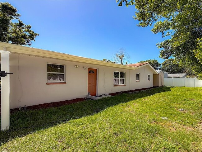 Building Photo - 1469 S Hillcrest Ave