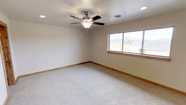Building Photo - 3bed/2.5 Bath Condo in Four Corners - Dog Friendly!