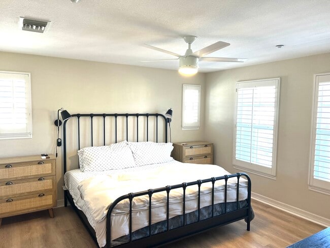Master bedroom, king bed with full bath - 10545 Zenor Ln