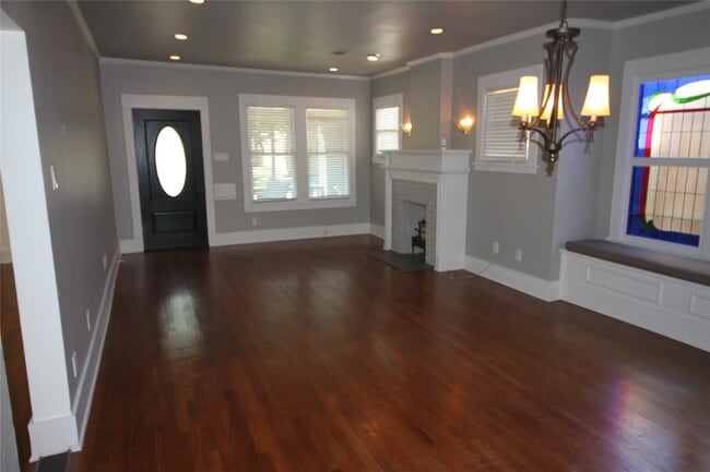 Building Photo - 1031 Fugate St