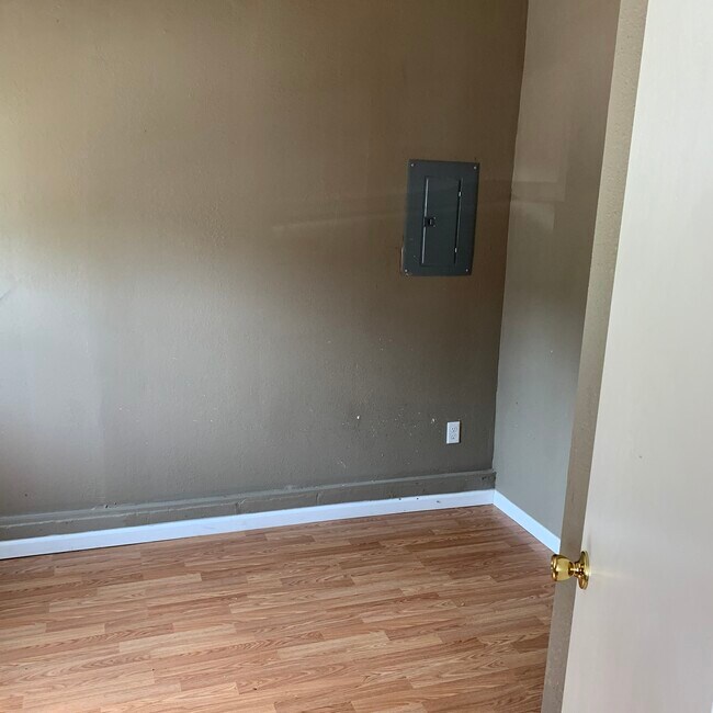 Building Photo - 4914 Blue Ln