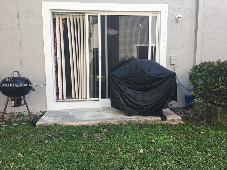 Building Photo - 14067 SW 49th Ct