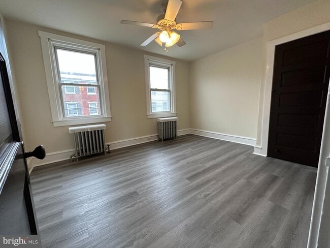 Building Photo - 2525 1/2 Edgemont Street Unit