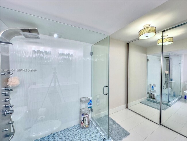 Building Photo - 2030 S Ocean Dr