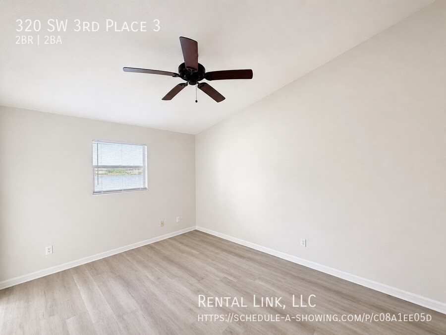 Building Photo - 320 SW 3rd Pl