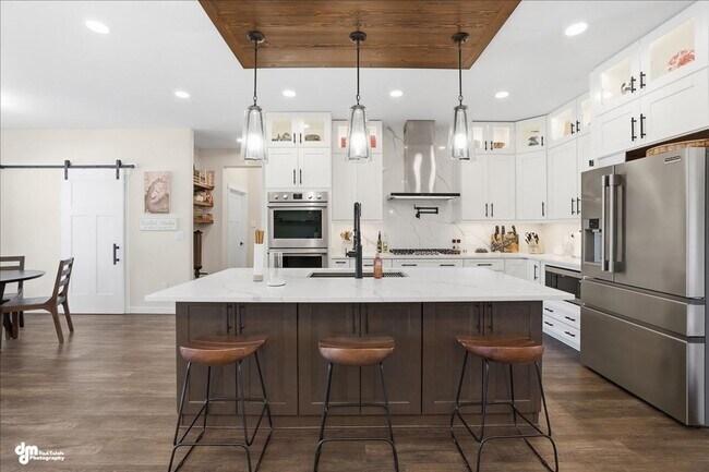 Building Photo - LONG TERM LUXURY RENTAL