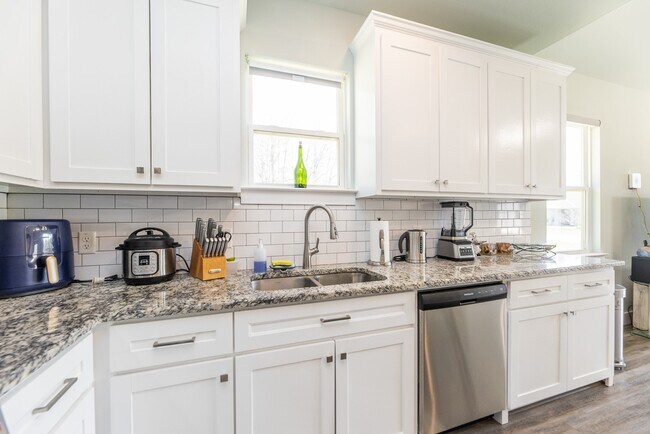 Building Photo - 9 Drywood Ln