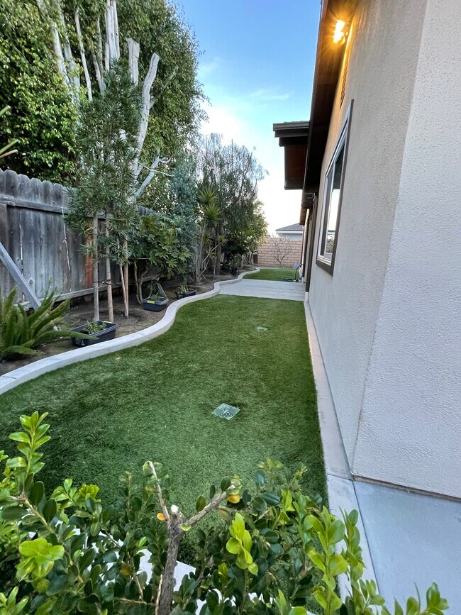 Building Photo - 17761 Quintana Ln