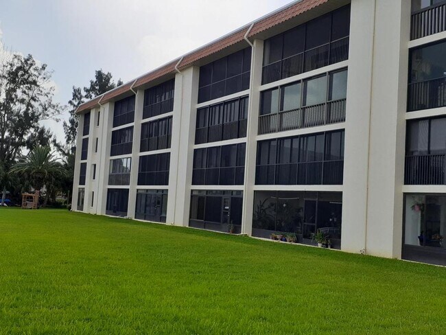 Building Photo - 200 S Banana River Blvd