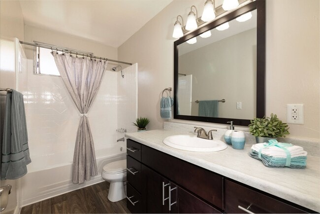 Building Photo - Fairway Village Apartments