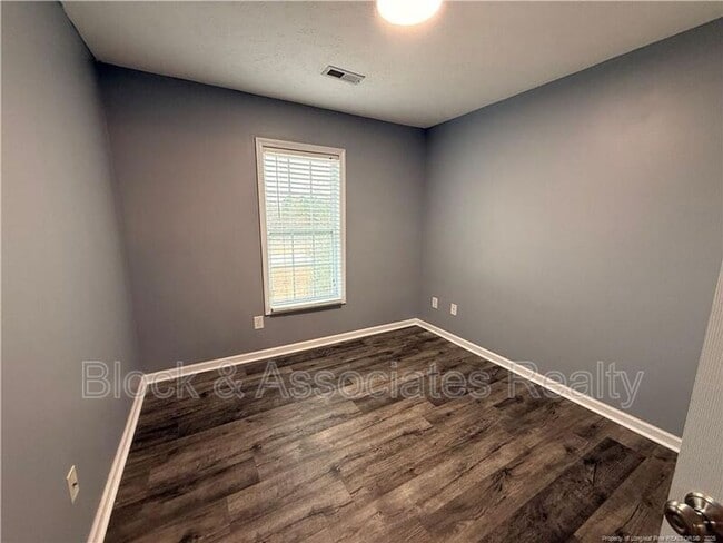 Building Photo - 68 Sunridge Dr