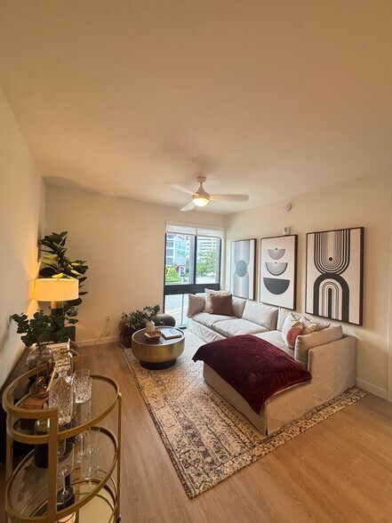 Building Photo - 2385 NE 194th St