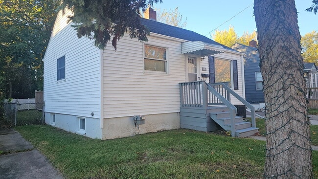 Building Photo - 3509 Clairmont St