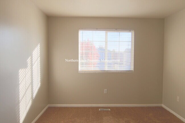 Building Photo - Amazing South Ogden Home with Everything!