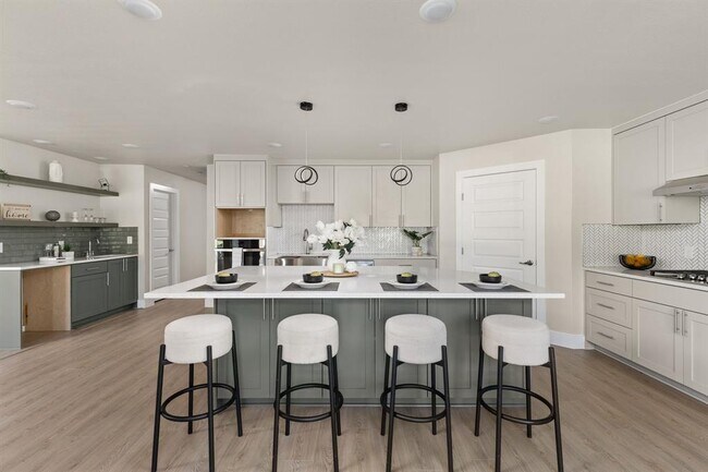 Building Photo - 10101 Woodhaven Dr