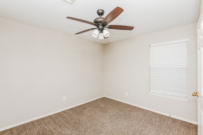 Building Photo - 1426 Ardmore Dr