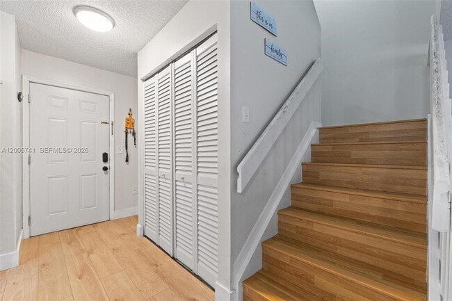 Building Photo - 6235 SW Kendale Lakes Cir