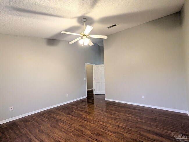 Building Photo - 1909 Southwind Cir