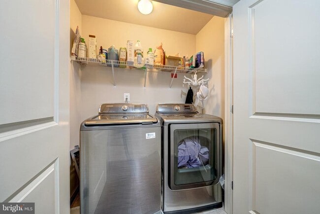 Building Photo - 23697 Sailfish Square