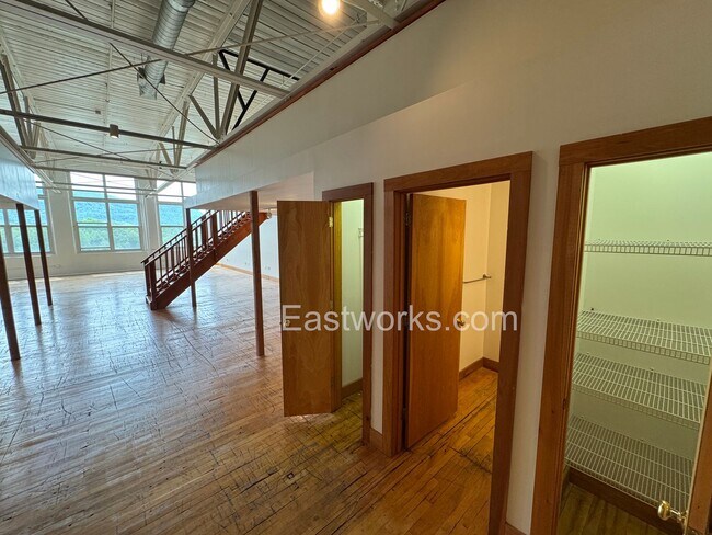 Building Photo - Eastworks: Light-filled studio with views ...