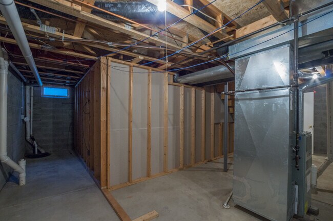 Building Photo - 6657 Delburn Ct