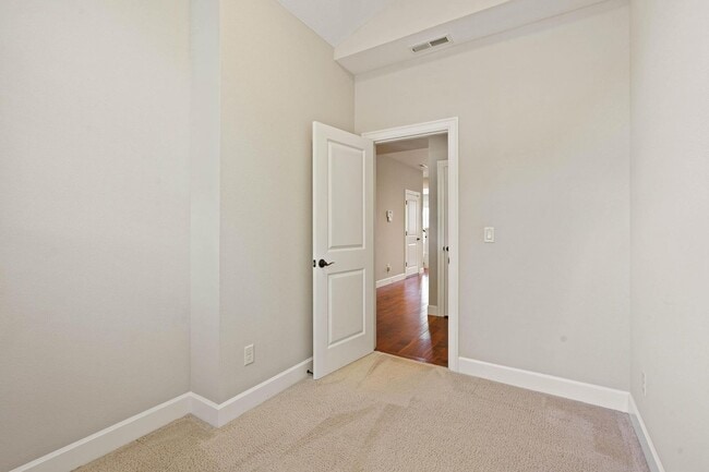 Building Photo - Spacious 4-bdrm/3-bath in North Bethany—$5...