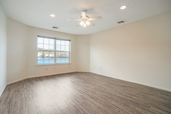 Building Photo - 16 Lagoon Way