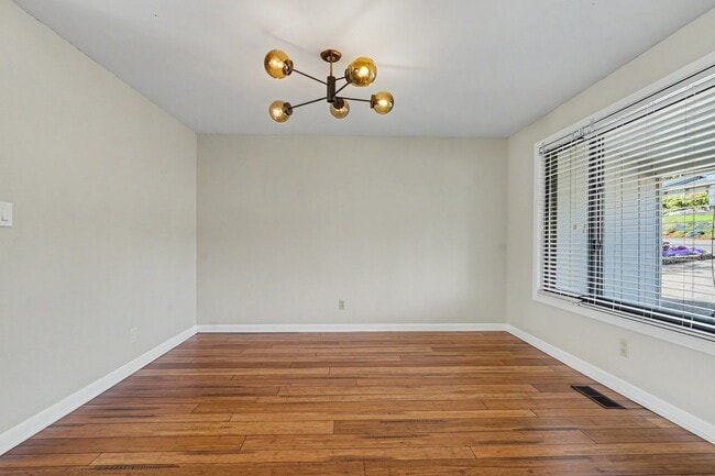 Building Photo - 4 bed, 2 bath single-level home in quiet West Salem neighborhood!