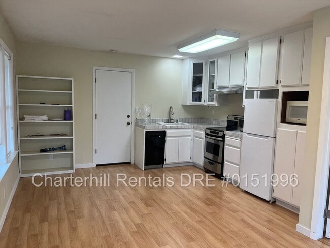 Building Photo - Beautiful granny unit in the Bennett Valle...
