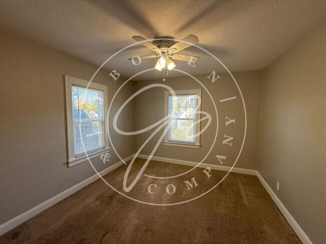 Building Photo - 2037 Berdan Ave