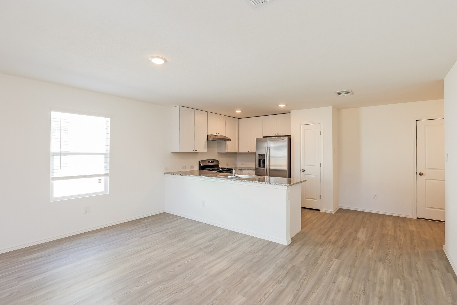 Building Photo - 2722 Robles St