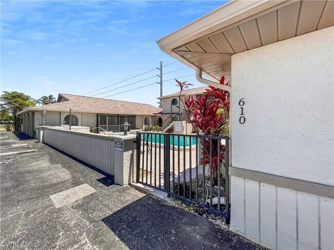 Building Photo - 610 SW 47th Terrace