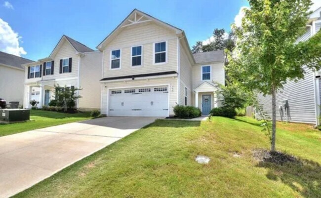 Building Photo - Spacious 4/2.5 Move In Ready Now