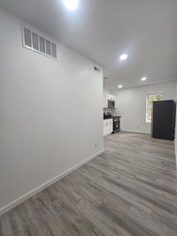 Building Photo - 5163 Wakefield St