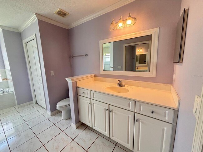 Building Photo - 40 Foxhall Ln