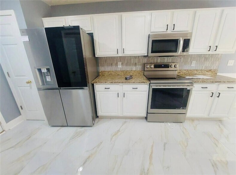 Building Photo - 4215 Hamilton Walk Dr