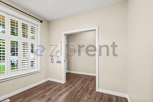 Building Photo - 7413 NE 200th St