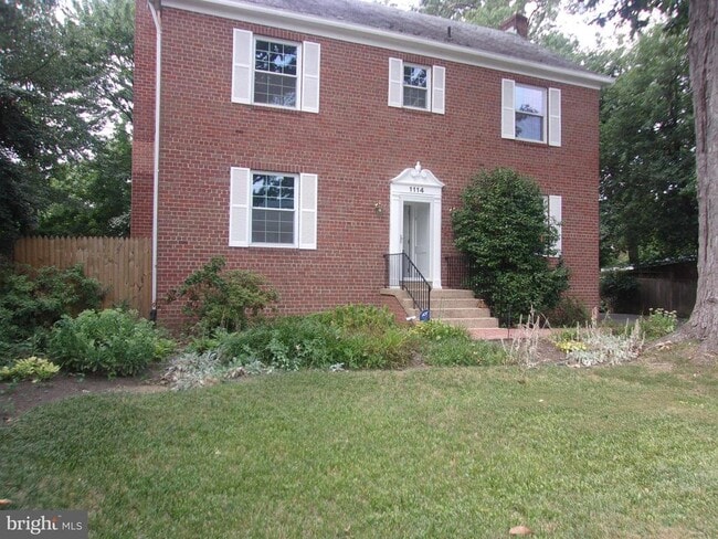 Primary Photo - 1114 S Oakcrest Rd