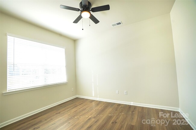 Building Photo - 1403 Caracara Ct