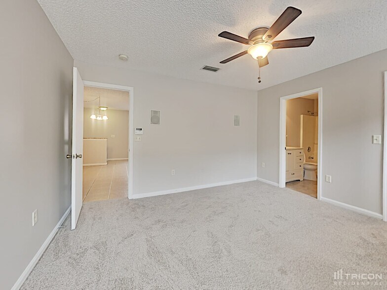 Building Photo - 7944 Cherry Blossom Dr S