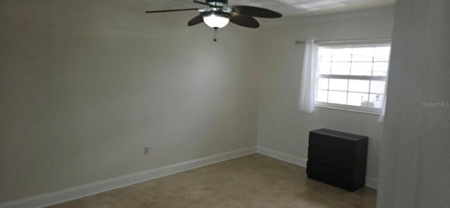 Building Photo - 8822 Bay Pointe Dr