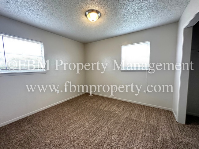 Building Photo - 825 Tehuacana Hwy